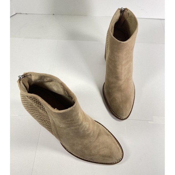 Steve Madden Rumble Bootie Size 9 Perforated Suede back Zip Size Women's Tan - Picture 3 of 11